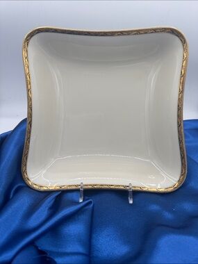KPM “Royal Ivory” ‘Square’ Serving Bowl.
